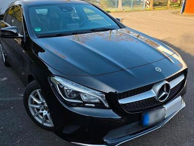 Gebraucht Mercedes CLA200 156 PS (114 kW) 2019 Schwarz Kombi