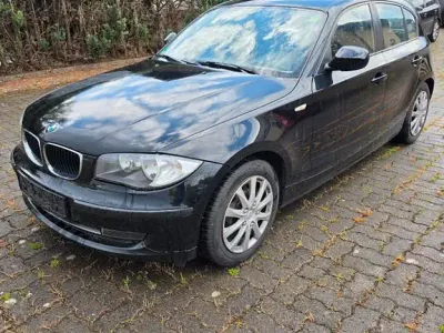 Gebraucht BMW 116 122 PS (89 kW) 2009 Schwarz Kleinwagen