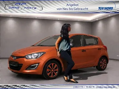 Gebraucht Hyundai i20 Edition 86 PS (63 kW) 2014 Gold Kleinwagen