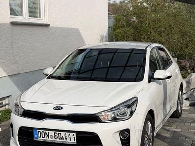 Gebraucht Kia Rio DREAM-TEAM Edition 84 PS (61 kW) 2018 Weiß Limousine