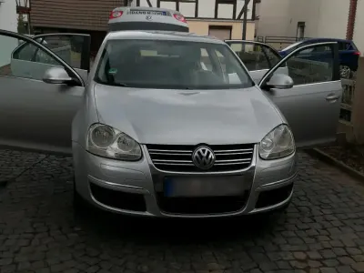 Gebraucht VW Jetta 140 PS (102 kW) 2007 Silber Limousine