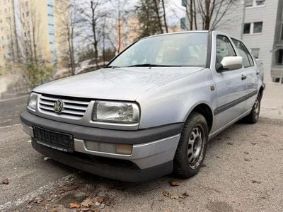 Occasion VW Vento 75 PK (55 kW) 1997 Zilver Sedan