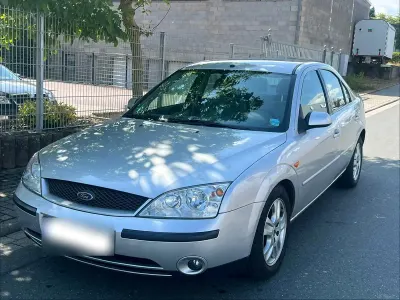 Gebraucht Ford Mondeo 145 PS (106 kW) 2002 Silber Limousine