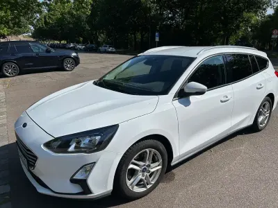 Gebraucht Ford Focus Cool & Connect 120 PS (88 kW) 2020 Weiß Limousine
