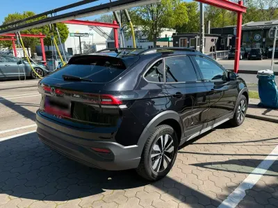 Używany VW Taigo Move 110 KM (80 kW) 2024 Czarny SUV
