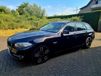 gebraucht BMW 520 520 d Touring Sport-Aut. *M-Paket* DVD / NAVI / TV