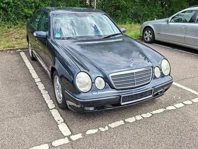 Mercedes E320