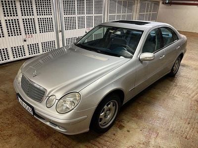 Silber Gebraucht 2005 Mercedes E200 Classic Limousine | 4.850 € (Etwas zu teuer)