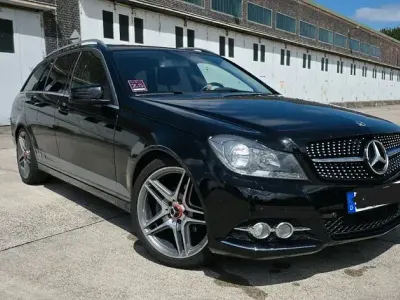 Gebraucht Mercedes C200 Avantgarde 136 PS (100 kW) 2013 Schwarz Kombi