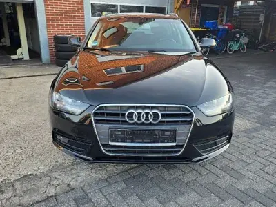 Gebraucht Audi A4 Attraction 143 PS (105 kW) 2012 Schwarz Kombi