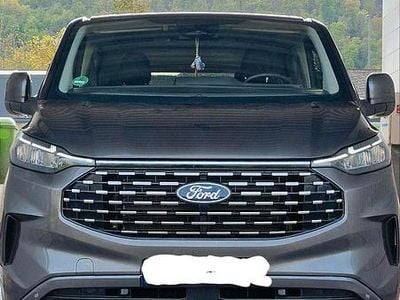 Usata Ford Tourneo Titanium 170 CV (125 kW) 2024 Grigio Monovolume