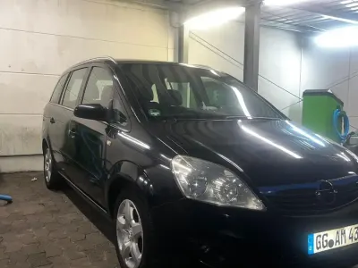 Gebraucht Opel Zafira 116 PS (85 kW) 2008 Schwarz Van / Kleinbus