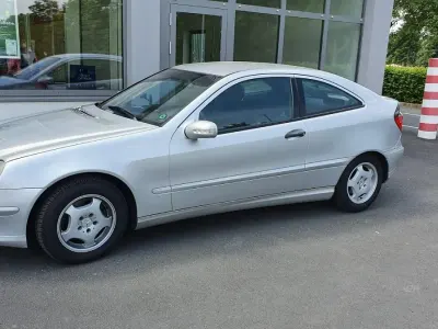 Gebraucht Mercedes C200 163 PS (119 kW) 2001 Grau Coupé