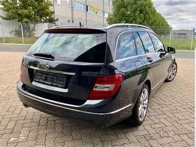Gebraucht Mercedes C250 Avantgarde 204 PS (150 kW) 2012 Kombi
