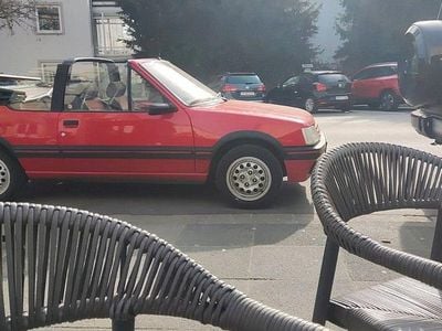 Gebraucht Peugeot 205 103 PS (75 kW) 1991 Rot Cabrio
