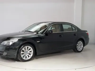Gebraucht BMW 523 Sport Line 190 PS (139 kW) 2008 Schwarz Limousine