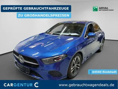 Gebraucht Mercedes A180 Progressive 116 PS (85 kW) 2024 Blau Limousine