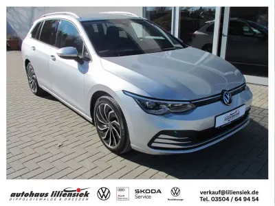 Gebraucht VW Golf VIII Life 150 PS (110 kW) 2022 Silber Kombi