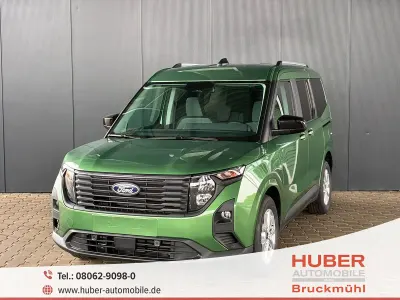 Neu Ford Tourneo Courier Titanium 125 PS (91 kW) 2026 Bursting green Van / Kleinbus