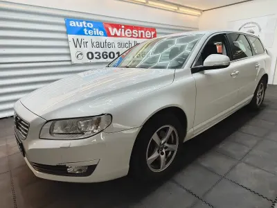 Gebraucht Volvo V70 Standard 120 PS (88 kW) 2015 Weiß Kombi