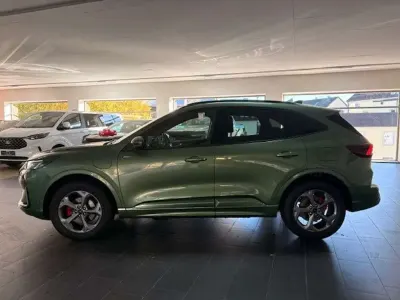 Gebraucht Ford Kuga ST-Line X 186 PS (136 kW) 2025 Grün SUV