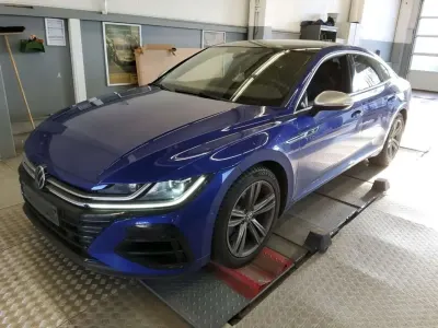 Usata VW Arteon R 320 CV (235 kW) 2021 Blu Berlina