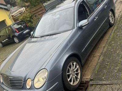 Mercedes E320