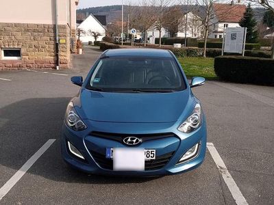 Gebraucht Hyundai i30 100 PS (73 kW) 2012 Blau Limousine