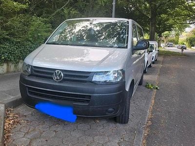 Gebraucht VW Caravelle 140 PS (102 kW) 2011 Silber Van / Kleinbus