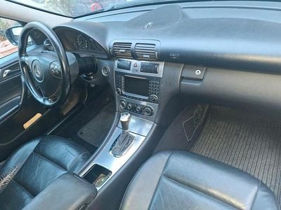 Schwarz Gebraucht 2004 Mercedes C230 Avantgarde Kombi | 2.499 € (Teuer)