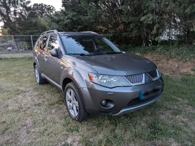 Gebraucht Mitsubishi Outlander 156 PS (114 kW) 2010 Grau SUV