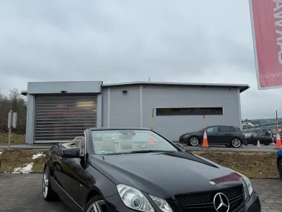 Usata Mercedes E250 204 CV (150 kW) 2010 Nero Cabrio