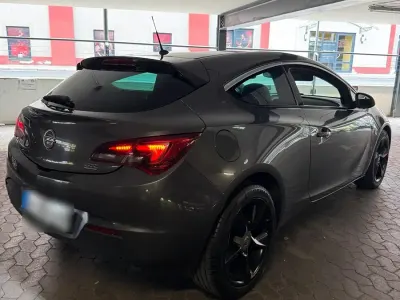 Gebraucht Opel Astra GTC 140 PS (102 kW) 2012 Grau Kleinwagen