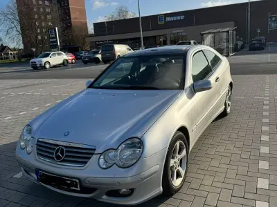 Gebraucht Mercedes C180 143 PS (105 kW) 2005 Silber Coupé