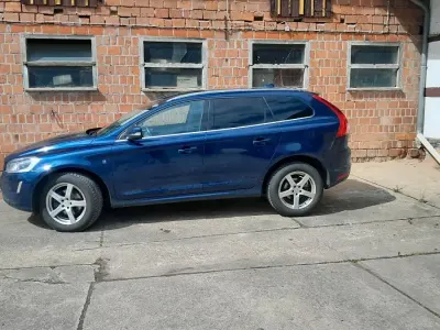 Używany Volvo XC60 Ocean Race 190 KM (139 kW) 2015 Niebieski SUV