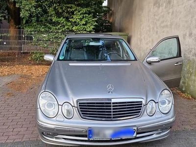 Mercedes E320