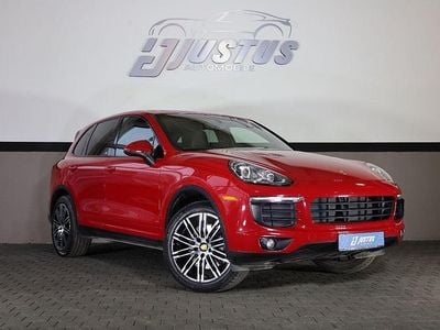 Carmine red Gebraucht 2016 Porsche Cayenne SUV | 32.900 € (Teuer)