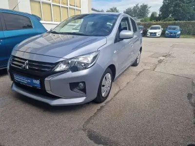 Gebraucht Mitsubishi Space Star Spirit 71 PS (52 kW) 2021 Coolsilber (m) Kleinwagen