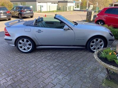 Gebraucht Mercedes SLK200 163 PS (119 kW) 2020 Silber Cabrio