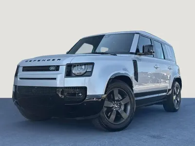 Gebraucht Land Rover Defender Black Edition 300 PS (220 kW) 2024 Silber SUV