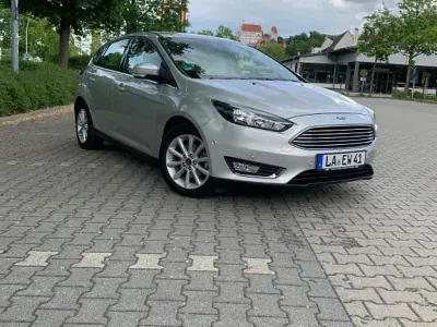 Gebraucht Ford Focus Titanium 125 PS (91 kW) 2017 Silber Limousine