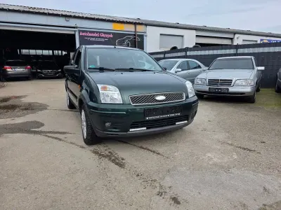 Usata Ford Fusion 101 CV (74 kW) 2004 Verde Utilitaria