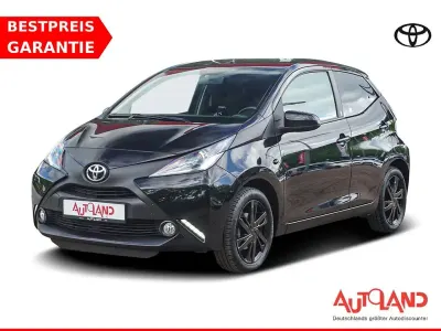 Gebraucht Toyota Aygo X-play 69 PS (50 kW) 2018 Schwarz Kleinwagen