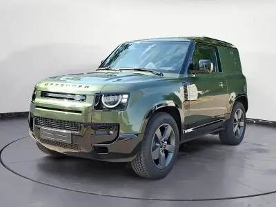 Neu Land Rover Defender SE 250 PS (183 kW) 2026 Grün SUV