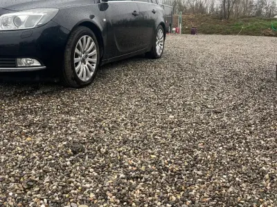 Gebraucht Opel Insignia Sport 160 PS (117 kW) 2010 Schwarz Kombi