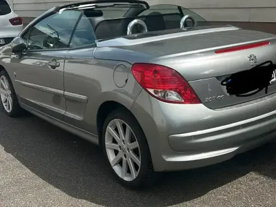 Gebraucht Peugeot 207 Roland Garros 120 PS (88 kW) 2011 Andere farben Kleinwagen
