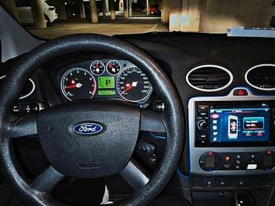 Gebraucht Ford Focus 90 PS (66 kW) 2005 Silber Kleinwagen
