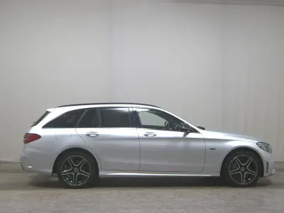 Gebraucht Mercedes C300e AMG line 306 PS (225 kW) 2021 Silber Kombi