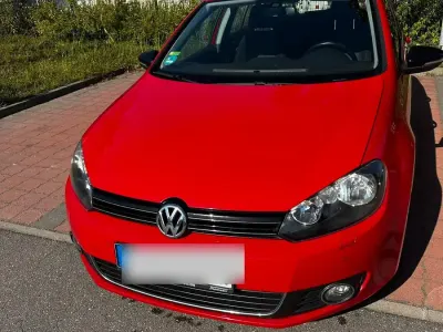 Gebraucht VW Golf VI 2011 Rot Limousine
