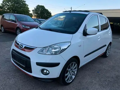 Gebraucht Hyundai i10 Edition 77 PS (56 kW) 2010 Weiß Kleinwagen